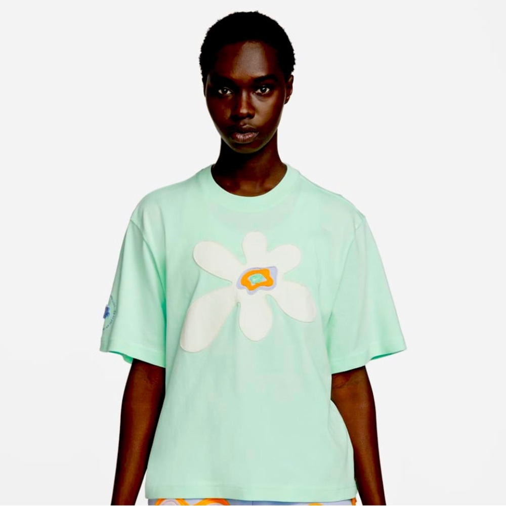 Nike women Tee
